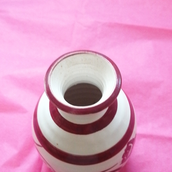 Handmade bud vase, handpainted, cream/wine floral, vintage '97, 5"H - Picture 3 of 4